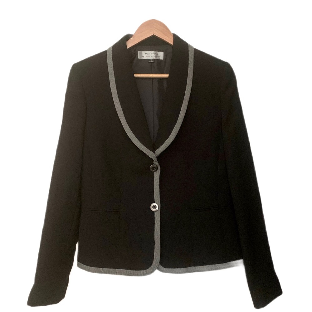 Tahari Arthur S. Levine Black Blazer Size 10